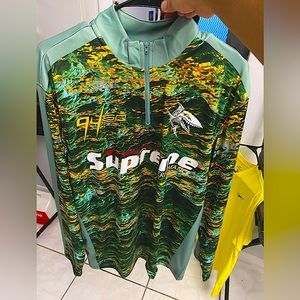 Supreme Waves Pullover